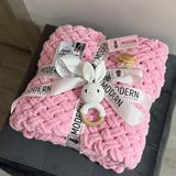 Подарунковий набір "Sweet Bunny" з плюшевим пледом ручної роботи та білим зайчиком-гризунцем 85х85 см рожевий колір 13689-85х85зайбіл фото