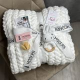 Подарунковий набір "Sweet Bunny" з плюшевим пледом ручної роботи Коса та білим зайчиком-гризунцем 90х100 см білий колір 13824-90х100 фото
