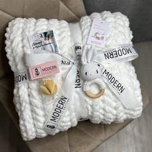 Подарочный набор &laquo;Sweet Bunny&raquo; с плюшевым пледом ручной работы Коса и белым зайчиком-грызуном 100х100 см, белого цвета 13824-100х100 фото