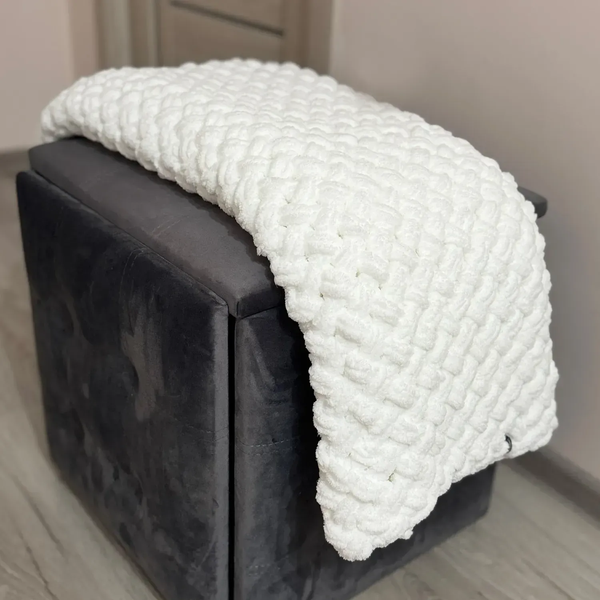 Подарунковий набір &ldquo;Казковий вечір&rdquo; з плюшевим Пледом ручної роботи візерунок Плетіння 85х85 см білий колір та білим шоколадом 13836-85х85 фото