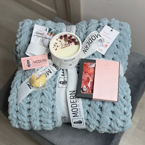 Подарочный набор &ldquo;Evening Ritual&rdquo; с плюшевым пледом ручной работы узор Коса 140х190 см серый цвет, свечой и белым шоколадом 13867-140х190 фото